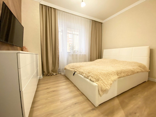 Продам трехкомнатную (3-комн.) квартиру, Альберта Камалеева пр-кт, 16, Казань г