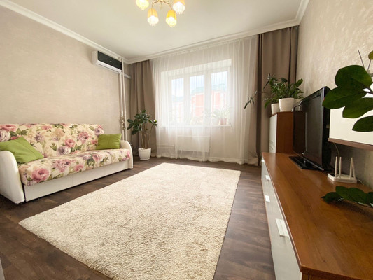 Продам трехкомнатную (3-комн.) квартиру, Альберта Камалеева пр-кт, 16, Казань г