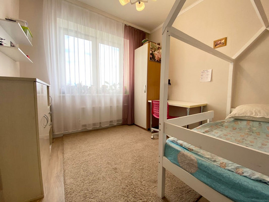 Продам трехкомнатную (3-комн.) квартиру, Альберта Камалеева пр-кт, 16, Казань г