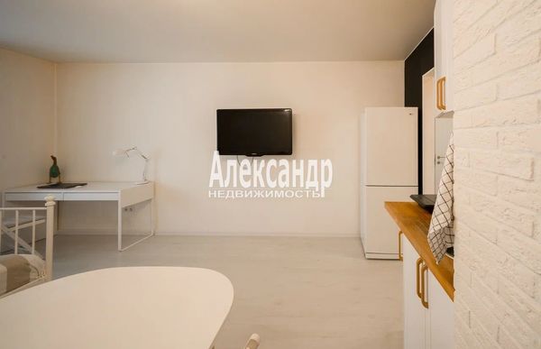 Продам однокомнатную (1-комн.) квартиру, Новая ул, 17к2, Мурино п