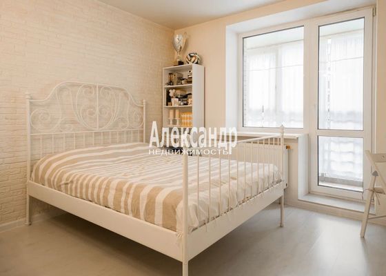 Продам однокомнатную (1-комн.) квартиру, Новая ул, 17к2, Мурино п