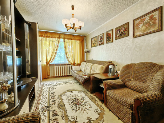Продам трехкомнатную (3-комн.) квартиру, Циолковского ул, 3, Кременки г