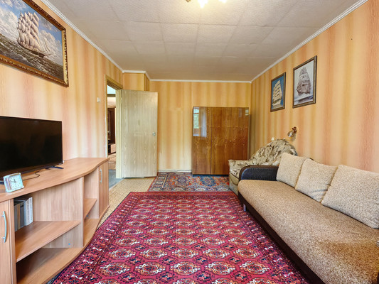 Продам трехкомнатную (3-комн.) квартиру, Циолковского ул, 3, Кременки г