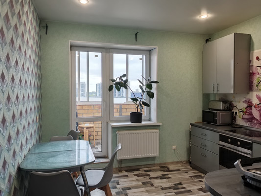 Продам трехкомнатную (3-комн.) квартиру, Молодежная ул, 28А, Речицы с