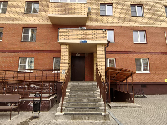 Продам трехкомнатную (3-комн.) квартиру, Молодежная ул, 28А, Речицы с