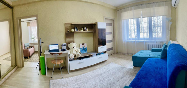 Продам трехкомнатную (3-комн.) квартиру, Коммунистический пр-кт, 23/2, Ростов-на-Дону г