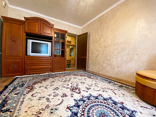 Продам двухкомнатную (2-комн.) квартиру, Сельмаш пр-кт, 18, Ростов-на-Дону г