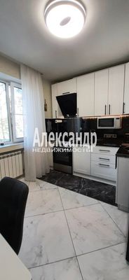Продам двухкомнатную (2-комн.) квартиру, Доблести ул, 18к1, Санкт-Петербург г