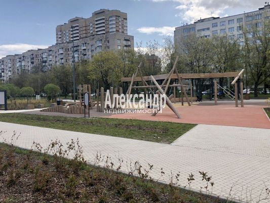 Продам трехкомнатную (3-комн.) квартиру, Турку ул, 7, Санкт-Петербург г