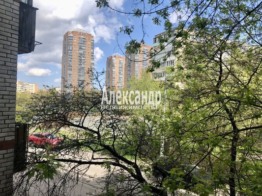 Продам трехкомнатную (3-комн.) квартиру, Турку ул, 7, Санкт-Петербург г