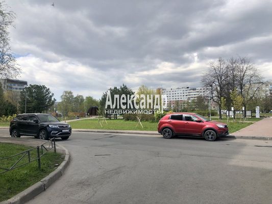 Продам трехкомнатную (3-комн.) квартиру, Турку ул, 7, Санкт-Петербург г