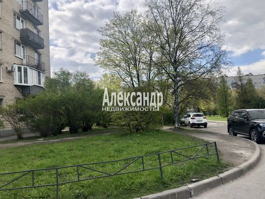 Продам трехкомнатную (3-комн.) квартиру, Турку ул, 7, Санкт-Петербург г