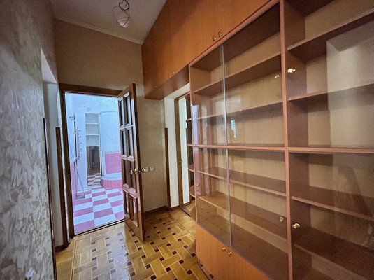 Продам многокомнатную квартиру, Генерала Захарова ул, 9, Симферополь г