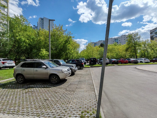 Продам трехкомнатную (3-комн.) квартиру, Малыгина ул, 12а, Москва г