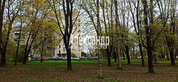 Продам трехкомнатную (3-комн.) квартиру, Ушаковская наб, д. 9 корп. 1, Санкт-Петербург г