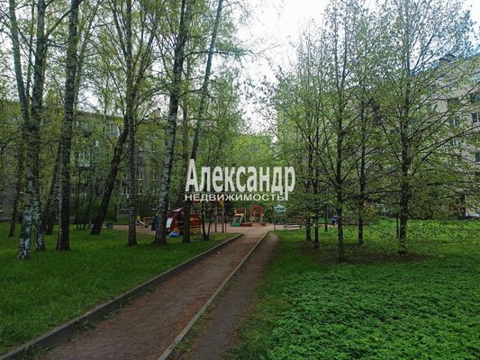 Продам трехкомнатную (3-комн.) квартиру, Ушаковская наб, д. 9 корп. 1, Санкт-Петербург г