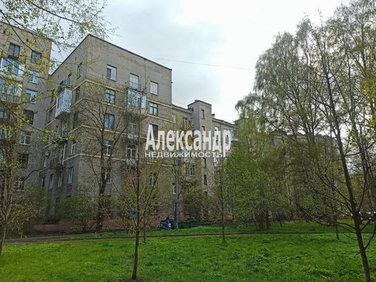 Продам трехкомнатную (3-комн.) квартиру, Ушаковская наб, д. 9 корп. 1, Санкт-Петербург г