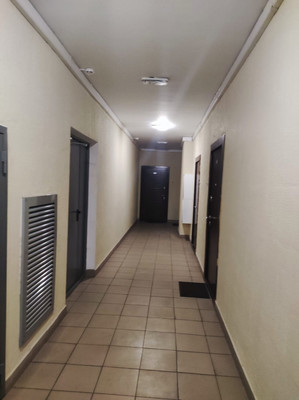 Продам трехкомнатную (3-комн.) квартиру, Крымская (Мирный мкр.) ул, 12к11, Мирный п