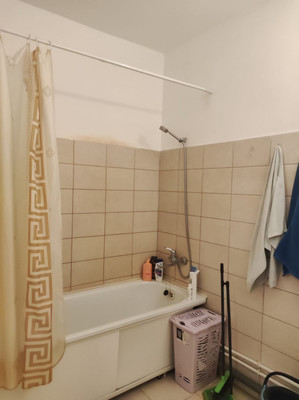 Продам трехкомнатную (3-комн.) квартиру, Крымская (Мирный мкр.) ул, 12к11, Мирный п