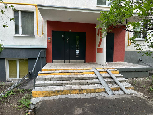 Продам трехкомнатную (3-комн.) квартиру, Ярославское ш, 10к1, Москва г