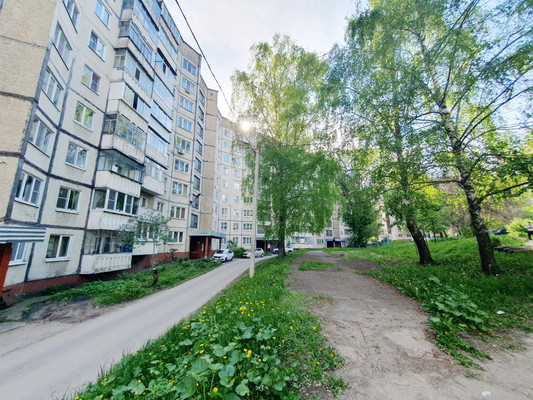 Продам трехкомнатную (3-комн.) квартиру, Звездная ул, 13к2, Липецк г
