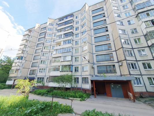Продам трехкомнатную (3-комн.) квартиру, Звездная ул, 13к2, Липецк г