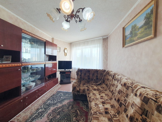 Продам трехкомнатную (3-комн.) квартиру, Звездная ул, 13к2, Липецк г
