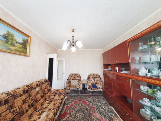 Продам трехкомнатную (3-комн.) квартиру, Звездная ул, 13к2, Липецк г