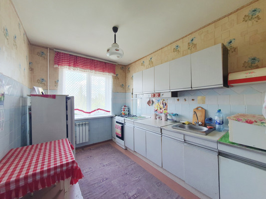 Продам трехкомнатную (3-комн.) квартиру, Звездная ул, 13к2, Липецк г