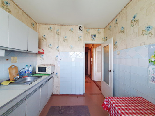 Продам трехкомнатную (3-комн.) квартиру, Звездная ул, 13к2, Липецк г