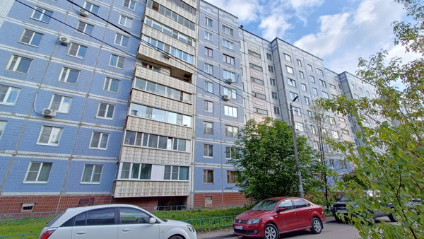 Продам однокомнатную (1-комн.) квартиру, Сельских Строителей ул, 3ке, Рязань г