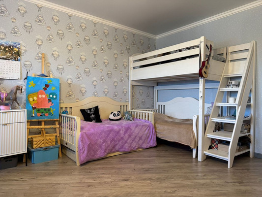Продам трехкомнатную (3-комн.) квартиру, Глинки ул, 1, Калининград г