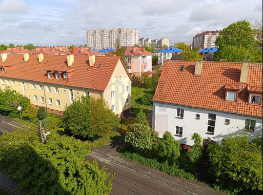Продам трехкомнатную (3-комн.) квартиру, Глинки ул, 1, Калининград г