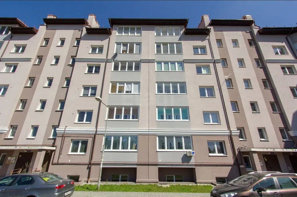Продам трехкомнатную (3-комн.) квартиру, Глинки ул, 1, Калининград г