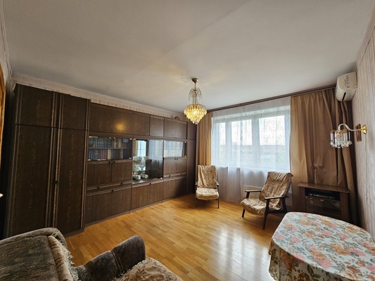 Продам двухкомнатную (2-комн.) квартиру, 19, Труд и отдых тер. СНТ