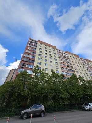 Продам двухкомнатную (2-комн.) квартиру, 19, Труд и отдых тер. СНТ