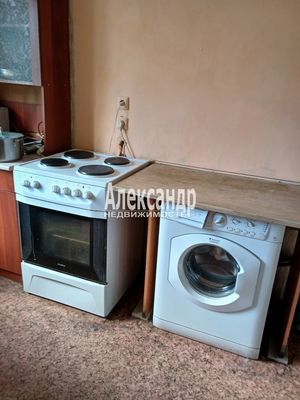 Продам комнату в 4-комн. квартире, Маршала Захарова ул, 16к2, Санкт-Петербург г