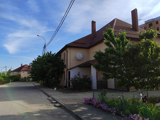Продам трехкомнатную (3-комн.) квартиру, Межсанаторный проезд, 20к8, Анапа г