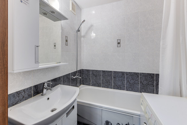 Продам двухкомнатную (2-комн.) квартиру, Саморы Машела ул, 4к1, Москва г