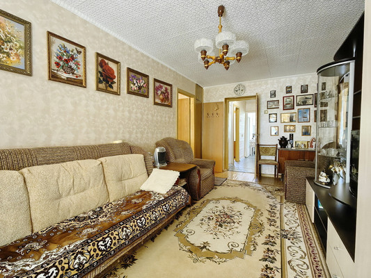 Продам трехкомнатную (3-комн.) квартиру, Циолковского ул, 3, Кременки г