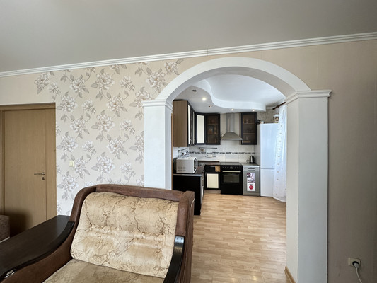 Продам трехкомнатную (3-комн.) квартиру, Гусарская ул, 4к10, Пушкин г