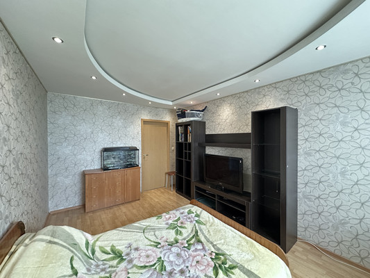Продам трехкомнатную (3-комн.) квартиру, Гусарская ул, 4к10, Пушкин г