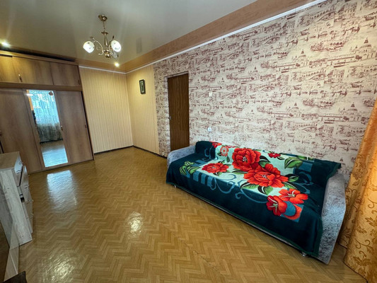 Продам двухкомнатную (2-комн.) квартиру, Партизанская ул, 15к1, Комсомольск-на-Амуре г
