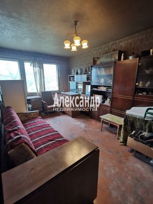 Продам трехкомнатную (3-комн.) квартиру, Пионерстроя ул, 18, Санкт-Петербург г