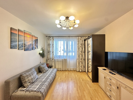 Продам двухкомнатную (2-комн.) квартиру, Шлиссельбургский пр-кт, 34к4, Санкт-Петербург г