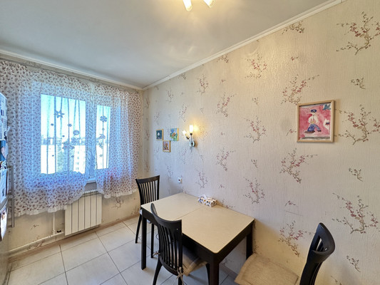 Продам двухкомнатную (2-комн.) квартиру, Шлиссельбургский пр-кт, 34к4, Санкт-Петербург г