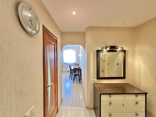 Продам двухкомнатную (2-комн.) квартиру, Шлиссельбургский пр-кт, 34к4, Санкт-Петербург г
