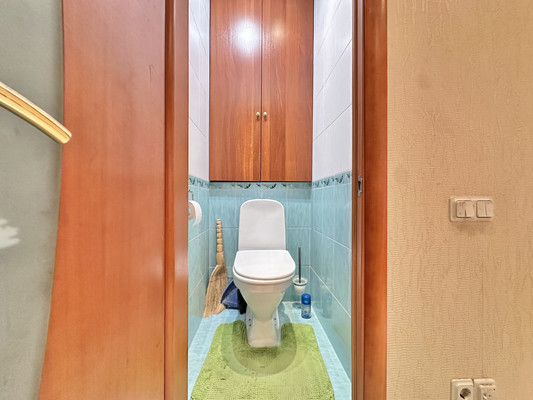 Продам двухкомнатную (2-комн.) квартиру, Шлиссельбургский пр-кт, 34к4, Санкт-Петербург г