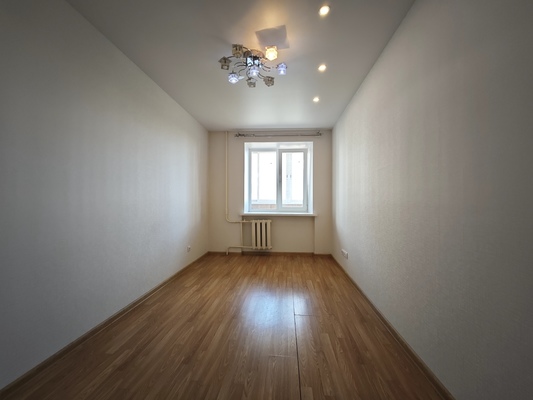Продам двухкомнатную (2-комн.) квартиру, Косарева ул, 11, Екатеринбург г