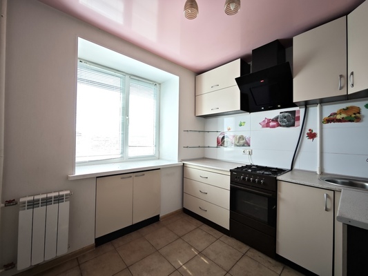 Продам двухкомнатную (2-комн.) квартиру, Косарева ул, 11, Екатеринбург г